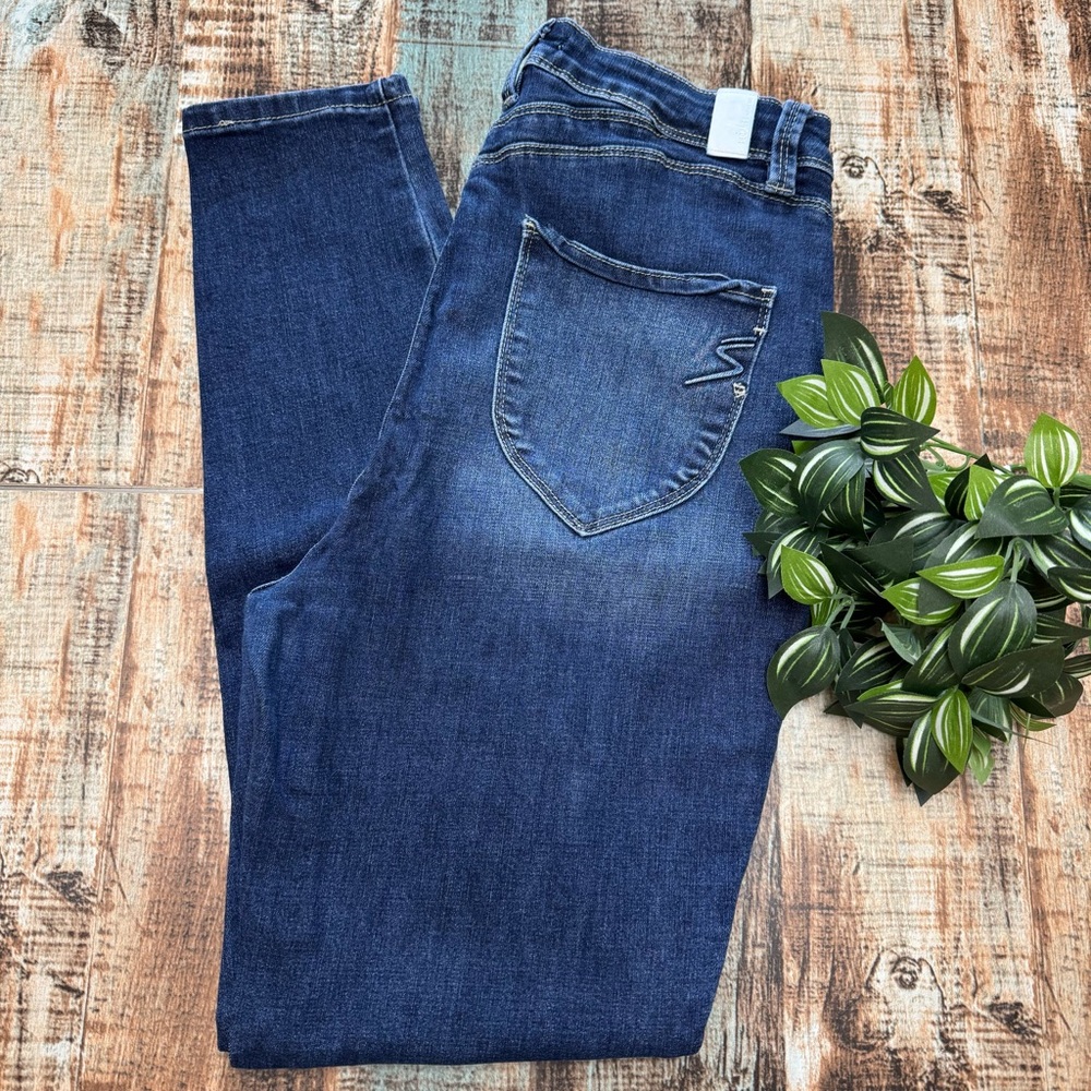 Women’s “Secrets with Love” High-washes Skinny Jeans | #T5